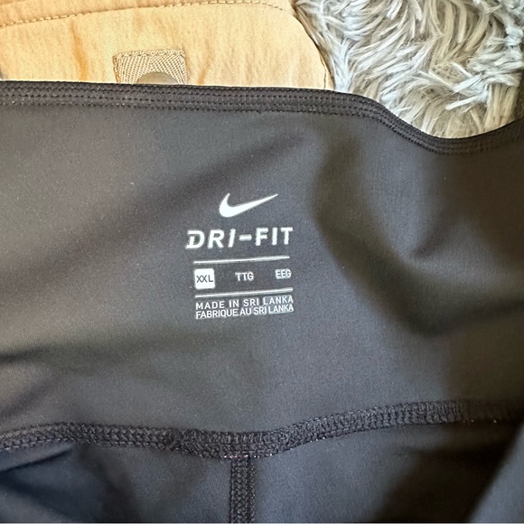 Nike Mesh Black Red Leggings Size XXL - Picture 8 of 8